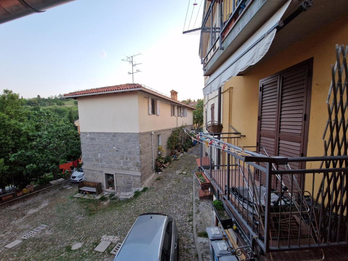 Lovely One-Bedroom Attic In An Ancient Village Bolonha Exterior foto